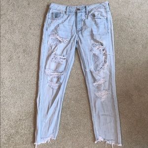 American Eagle Outfitters Light Blue Distressed Boyfriend Jeans